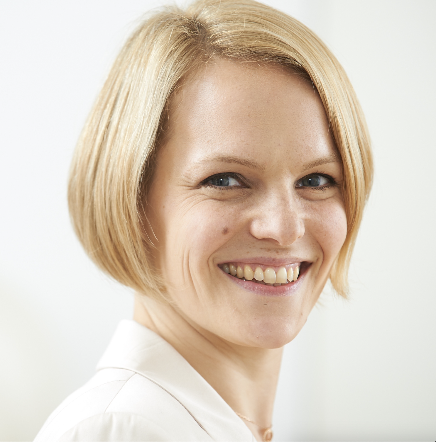 Dr. Cornelia Altenburg